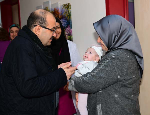 Vali Ustaoğlu ve eşinden anlamlı ziyaret