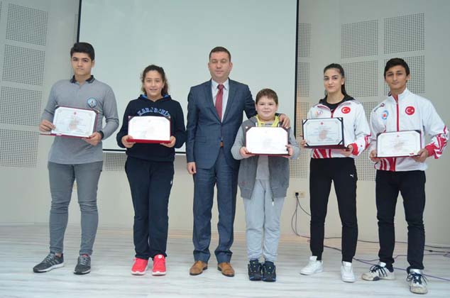 Trabzon'da başarılı öğrencilere ödül