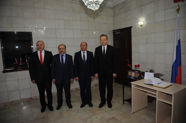 Vali Yavuz'dan Rus Başkonsolosa taziye ziyareti