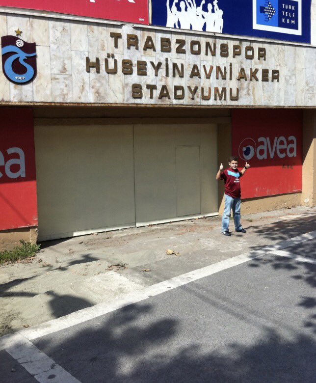 Trabzonspor taraftarından Avni Aker’e ziyaret