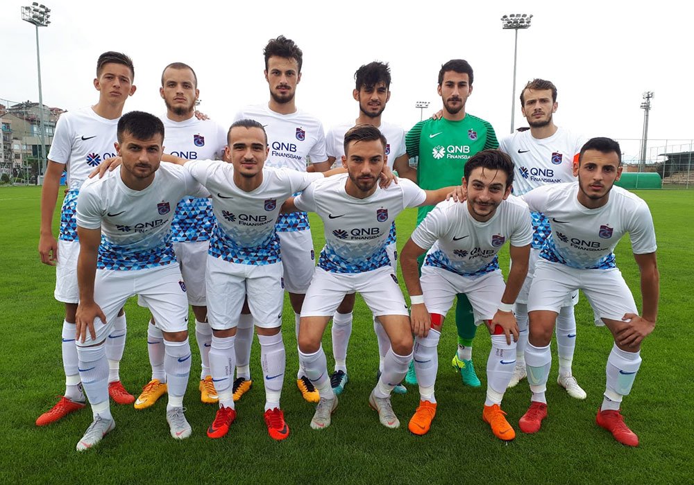 Trabzonspor’un gençleri Erzurumspor’u rahat geçti