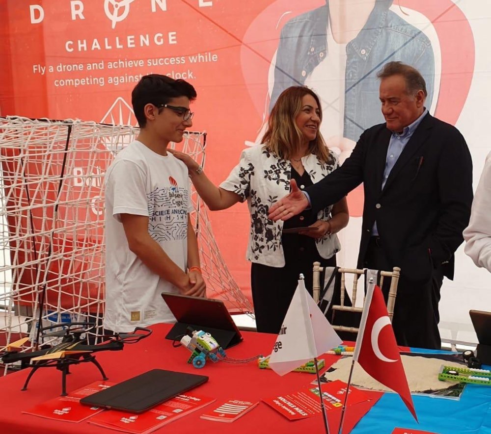 Bahçeşehir Koleji ''Imagineering Fuarı'nda Türkiye'yi temsil etti