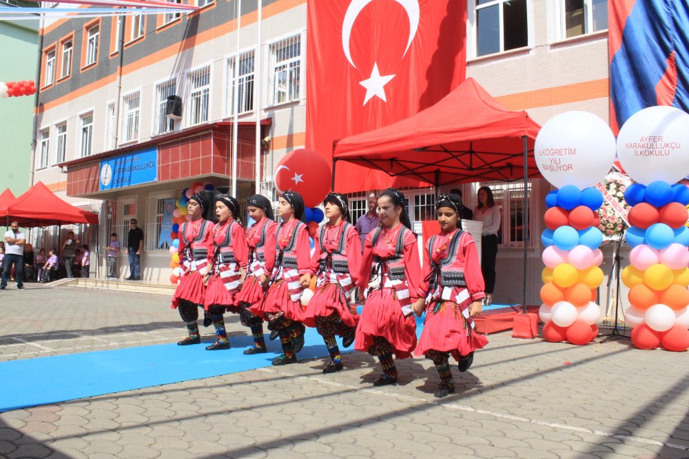 Vali Yavuz ilk zili çaldı, Trabzon'da eğitim öğretim yılı açıldı