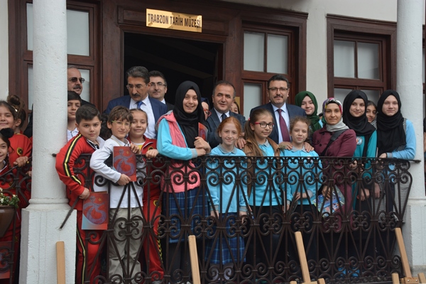 Trabzon'da 23 Nisan Fotoğraf Sergisi açıldı