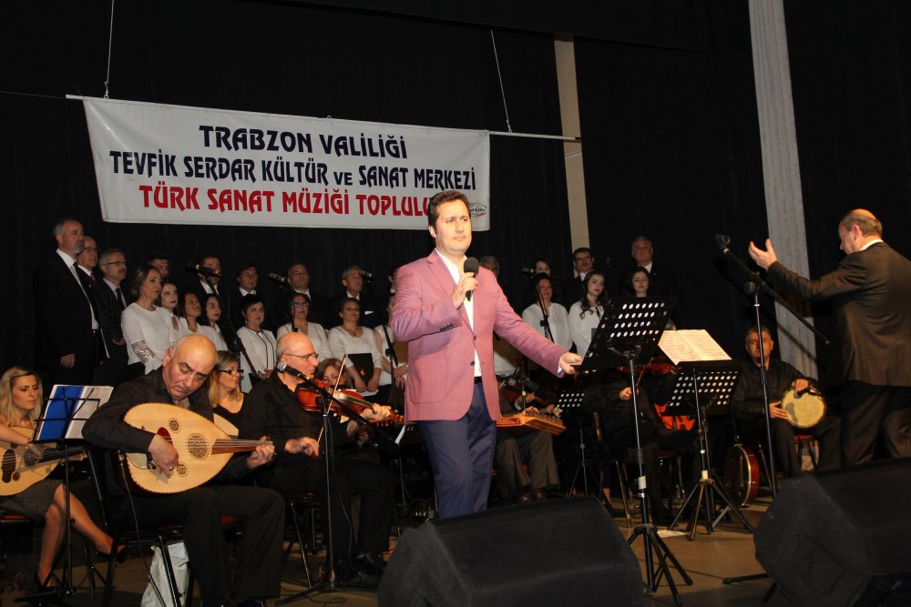 Trabzon'da baharı aşk şarkılarıyla karşıladılar