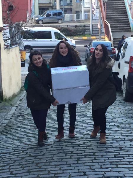 Trabzon'da yaşayan göçmenlere KTÜ'lü öğrencilerden yardım eli    