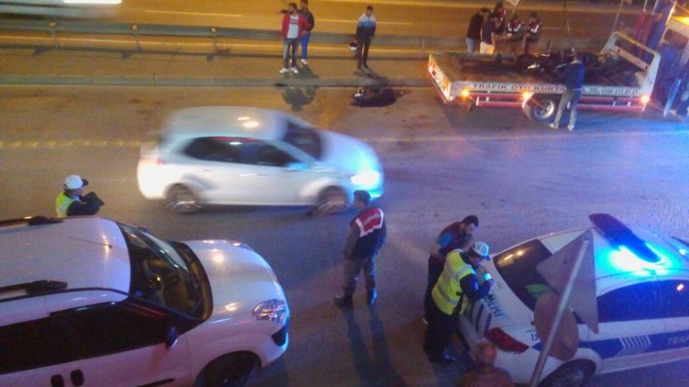 Trabzon'da motosikletle araba çarpıştı: 1 yaralı