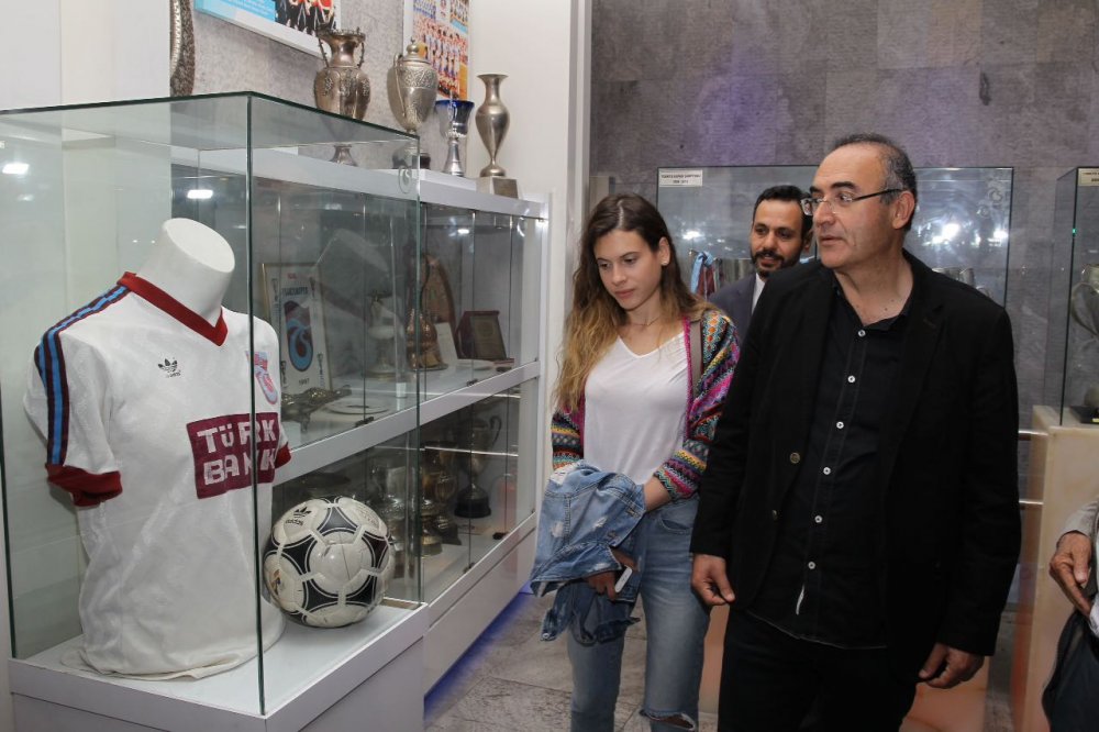 Sunay Akın Trabzonspor müzesini gezdi