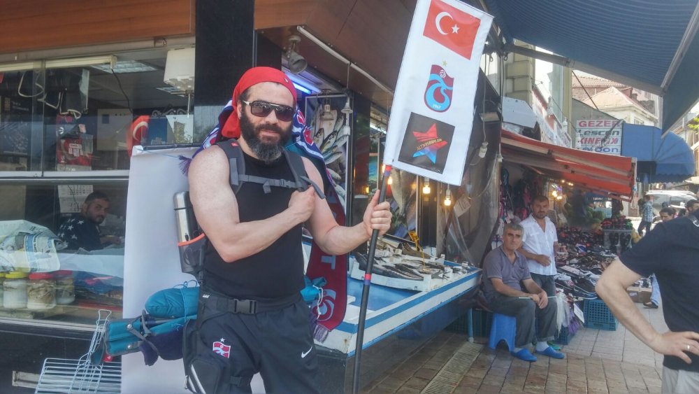 Trabzonspor'un kupası için Trabzon'dan İstanbul'a yürüyor