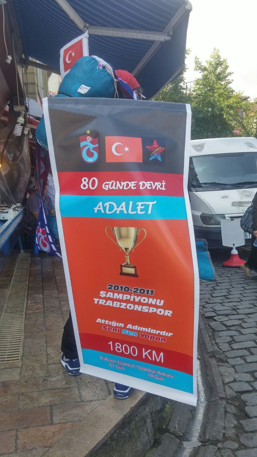 Trabzonspor'un kupası için Trabzon'dan İstanbul'a yürüyor