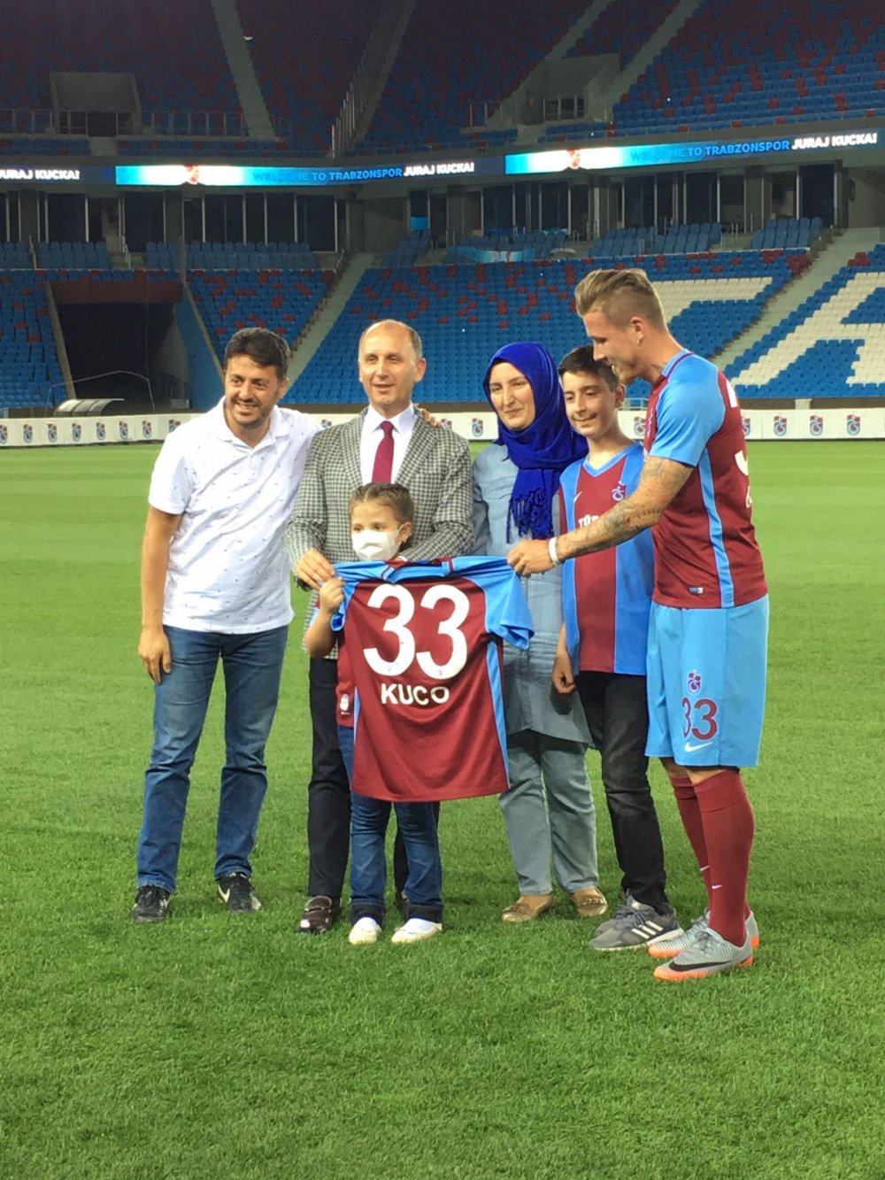 Trabzonspor'dan lösemi hastası Merve'ye sürpriz!