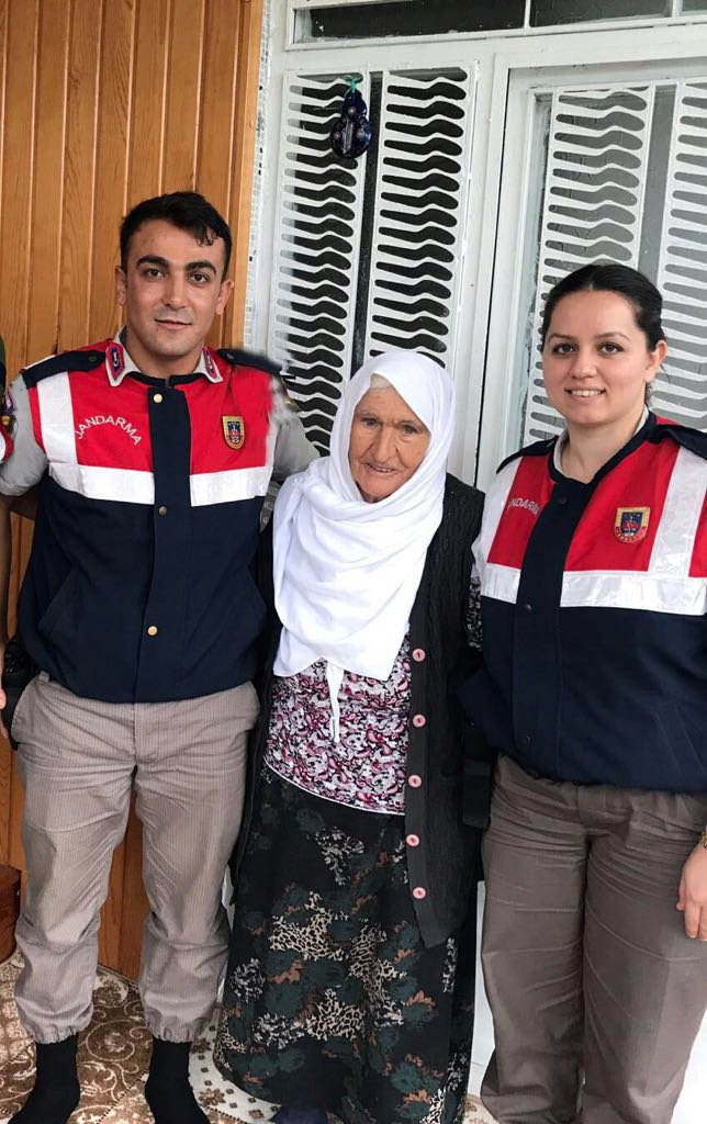 Trabzon'da jandarma, yaşlıları unutmadı