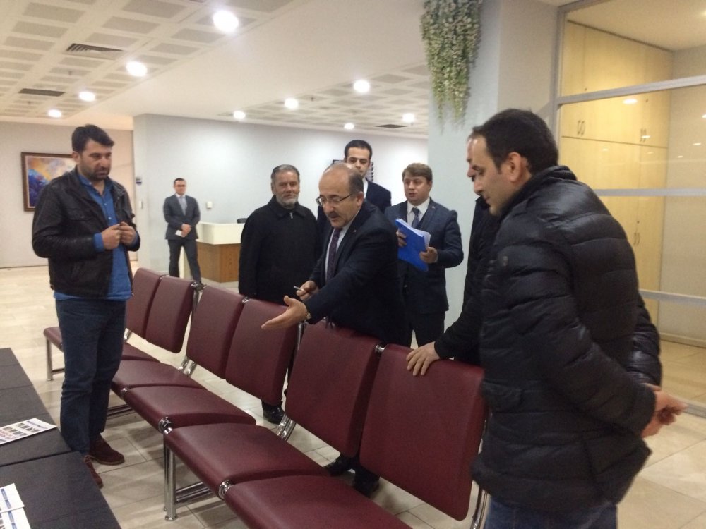 Trabzon'da Kanuni Bulvarı mağdurları, imzaları Gümrükçüoğlu'na iletti