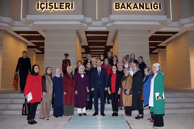 Trabzon Kadın kollarından Başkent'te çıkarma