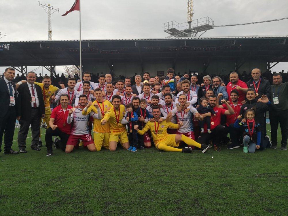 Hekimoğlu Trabzon şampiyonluk kupasını aldı