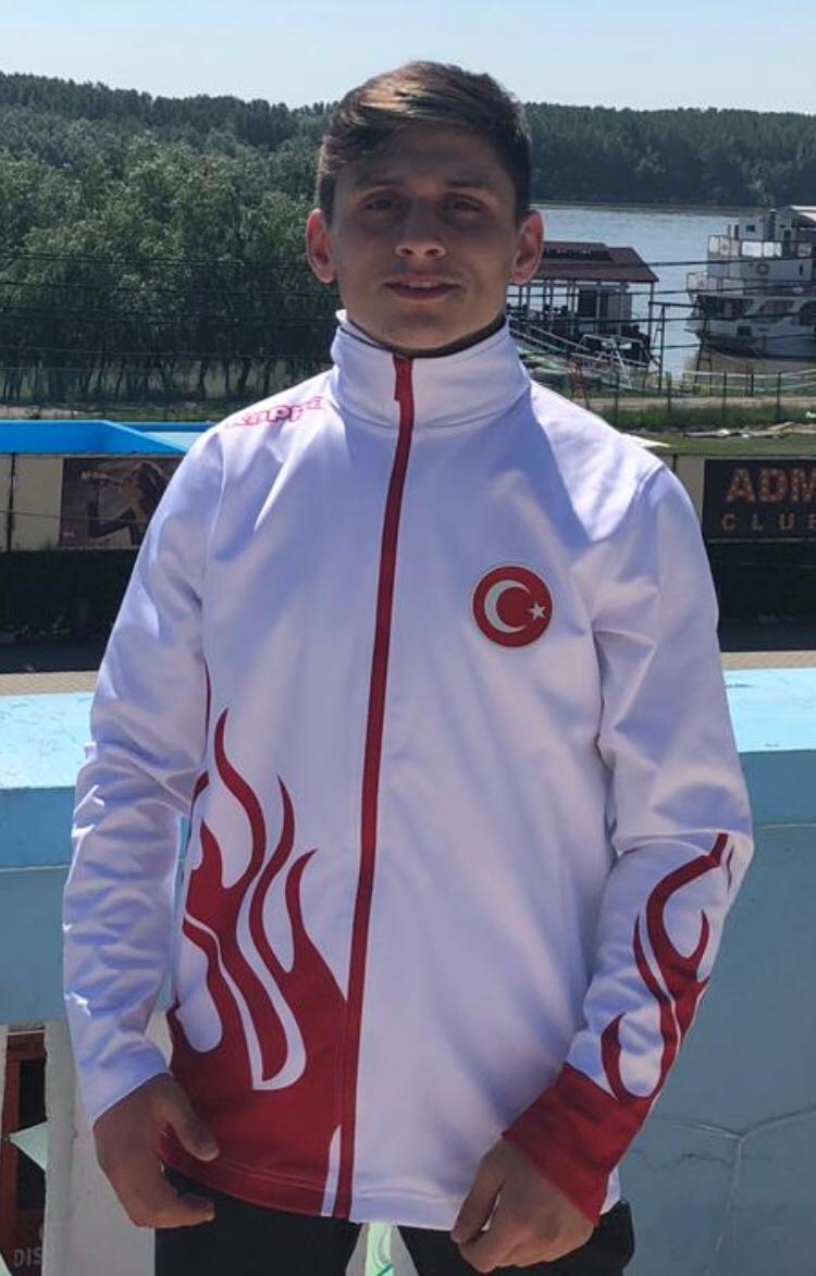 Trabzonlu boksör Bilge Kağan Kanlı'dan madalya
