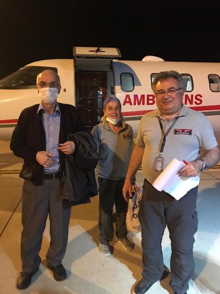 Ambulans uçakla İngiltere'den Trabzon'a getirilen kişi sağlığına kavuştu