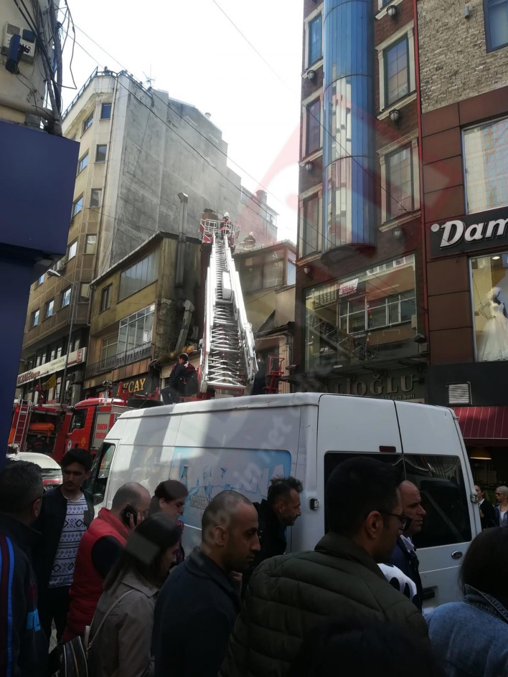 Trabzon'da yangın - Ekipler olay yerinde