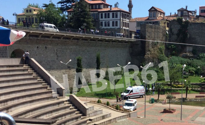 Trabzon'da şok olay! Köprüden atladı...