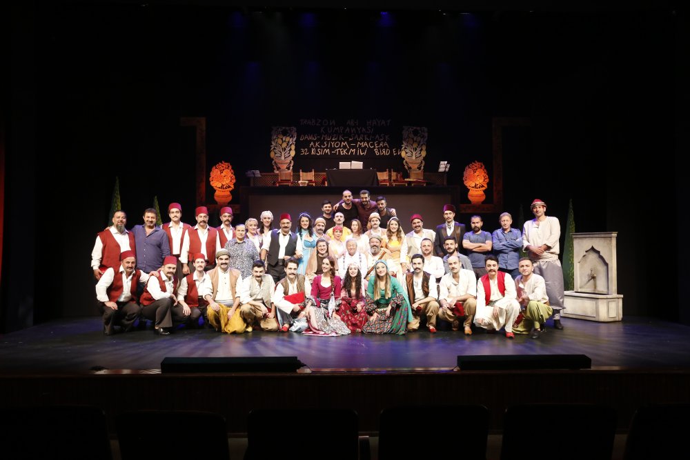 Trabzon Devlet Tiyatrosundan 30. Yılına yaraşır bir açılış