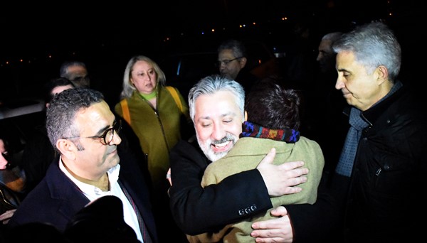 Ahmet Şık ve Murat Sabuncu cezaevinden çıktı