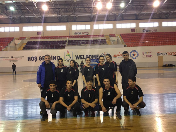 Arsin Anadolu Lisesi grup maçlarına hazırlanıyor