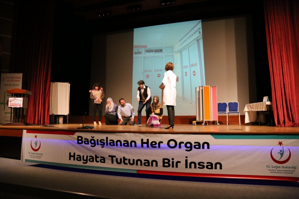 Doktorlar, organ nakli için sahneye çıktı