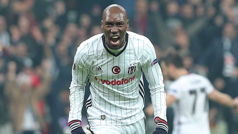 Beşiktaş'ta 4 futbolcunun sözleşmesi sona erdi