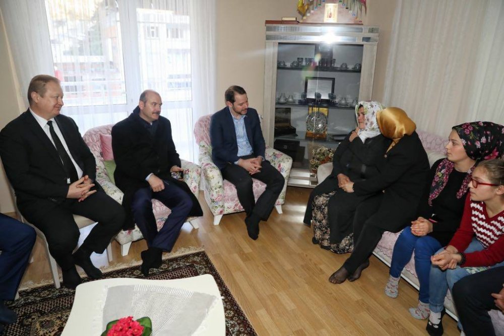 Bakan Soylu ve Albayrak'tan Eren Bülbül'ün ailesine ziyaret