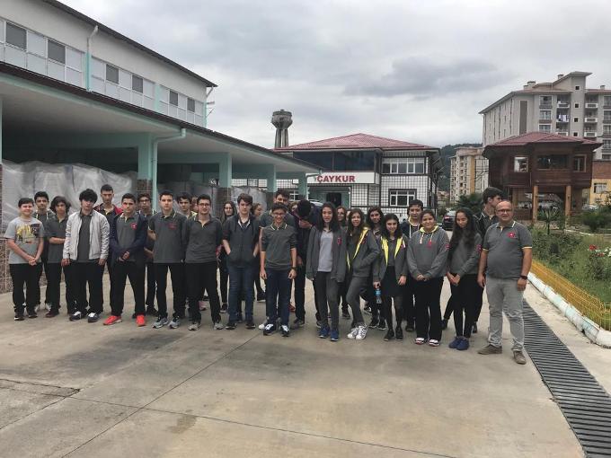 Bahçeşehir Koleji öğrencileri fabrikalardaki üretimi inceledi