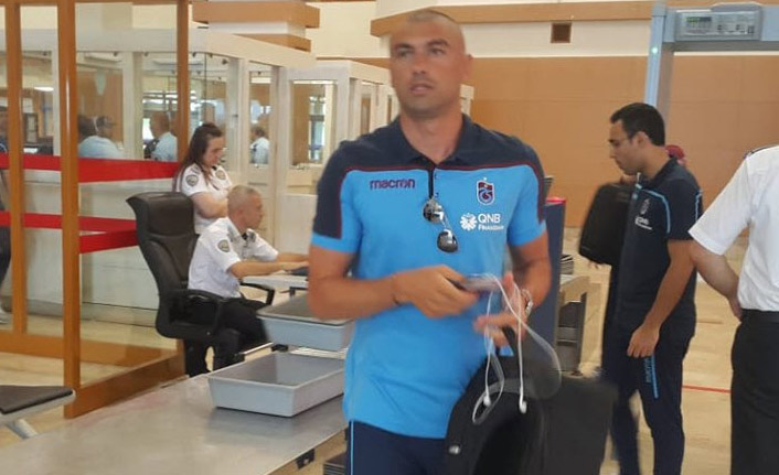 Trabzonspor Slovenya'ya gitti! Burak'ın stili dikkat çekti...