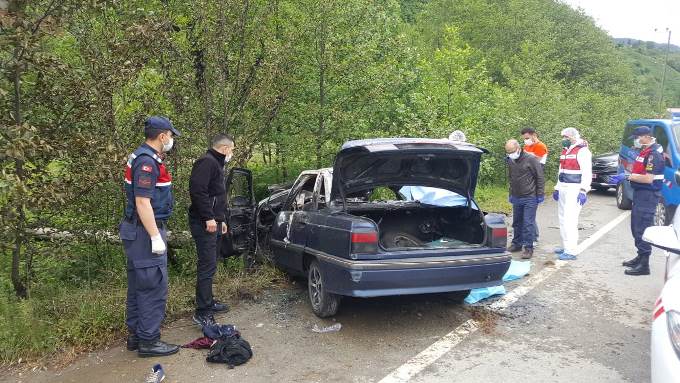 Trabzon'da feci kaza! Araç yandı 3 kişi öldü