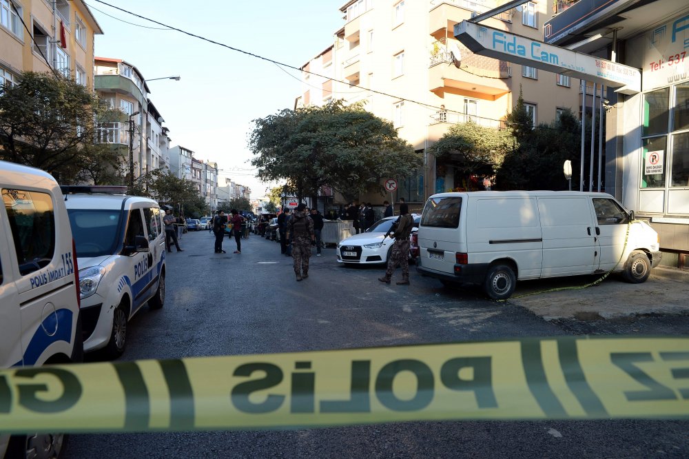 İstanbul'da saldırı: Silahla taradılar