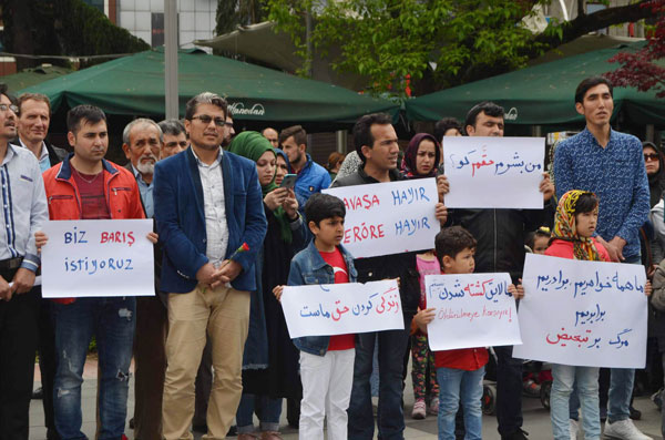 Afganlar Trabzon'da savaşa ve teröre hayır dedi