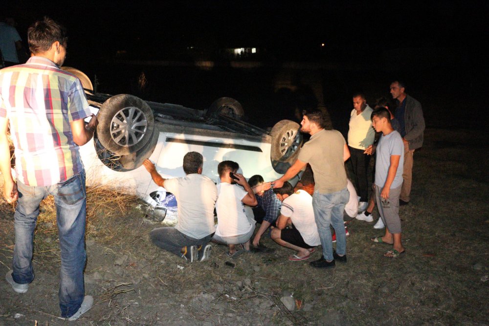 Zonguldak'ta iki araç çarpıştı 7 yaralı var.