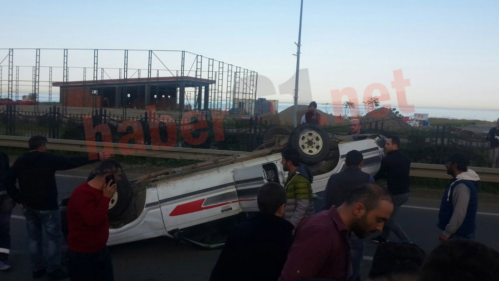Trabzon'dan yola çıkan kamyonet Rize'de kaza yaptı
