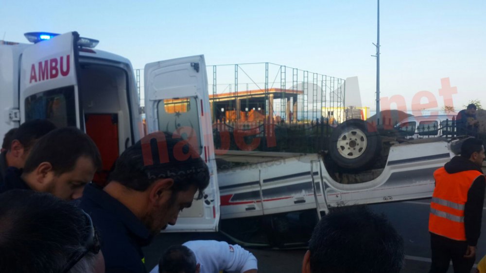 Trabzon'dan yola çıkan kamyonet Rize'de kaza yaptı