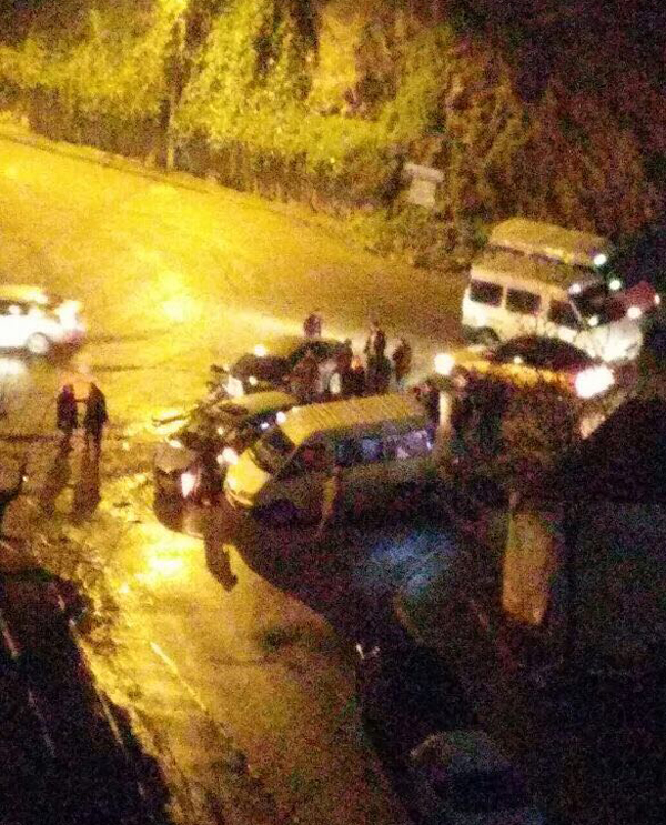 Trabzon'da 3 araç birbirine girdi: 4 yaralı