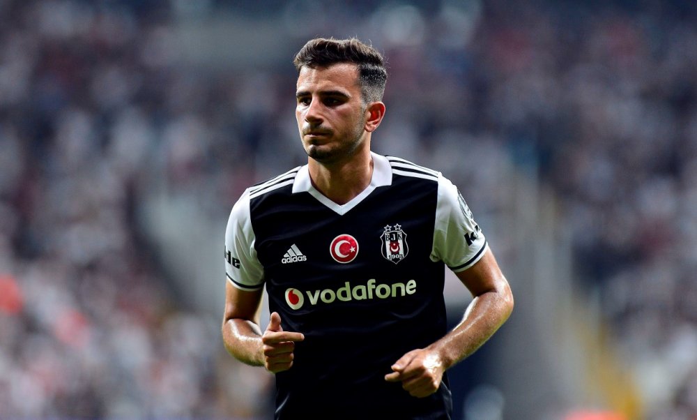 Beşiktaş'ta 4 futbolcunun sözleşmesi sona erdi