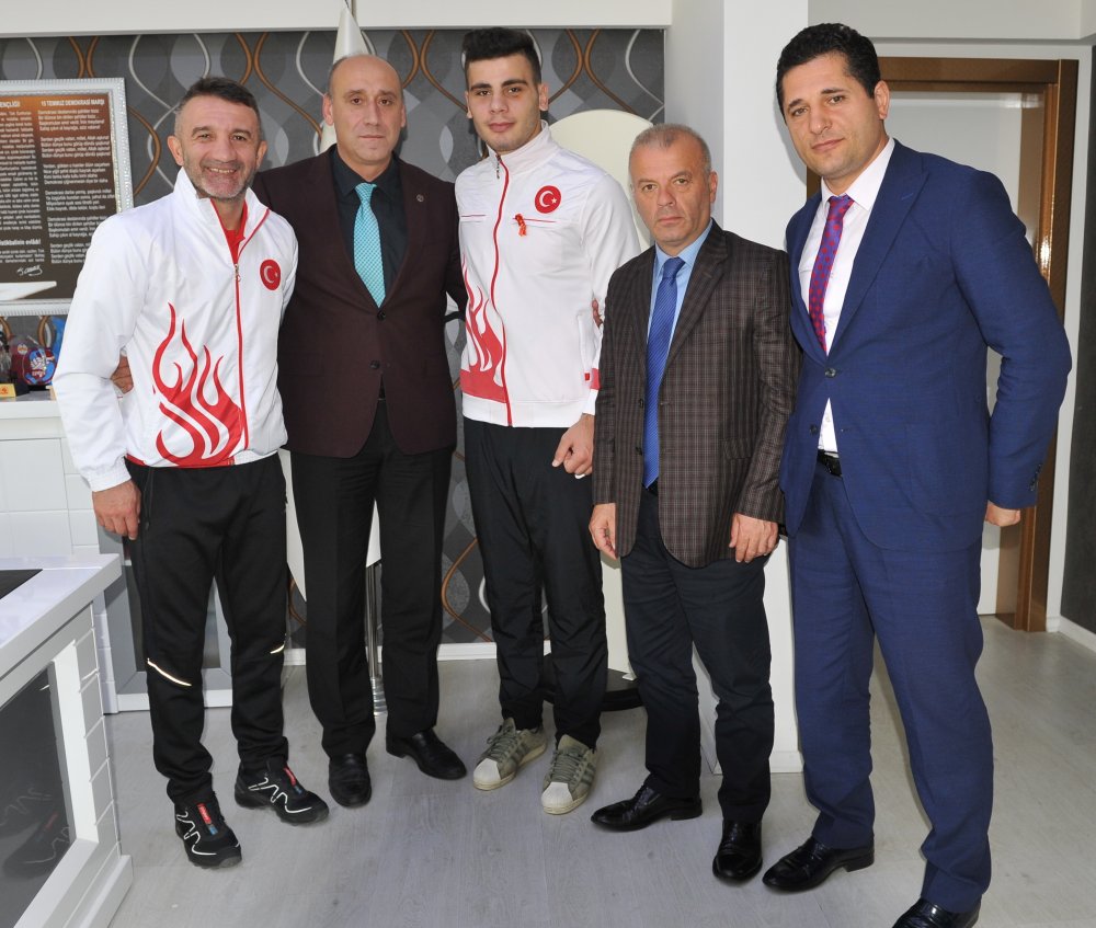 Trabzonlu boksör gözünü olimpiyatlara dikti