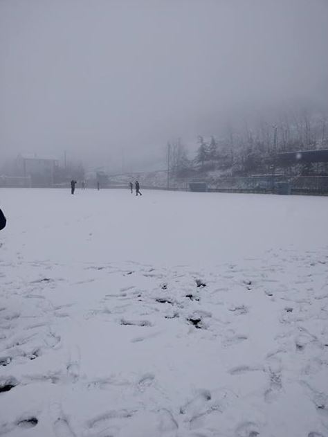 Trabzon'da futbol maçına kar engeli 