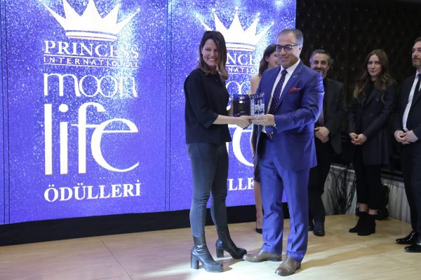 Mehmet Yiğit Alp'e ödül!