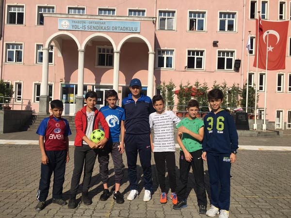 Trabzon'da antrenörler okul okul geziyor
