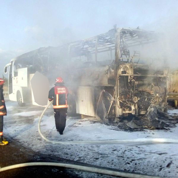  Yolcu otobüsü alev alev yandı