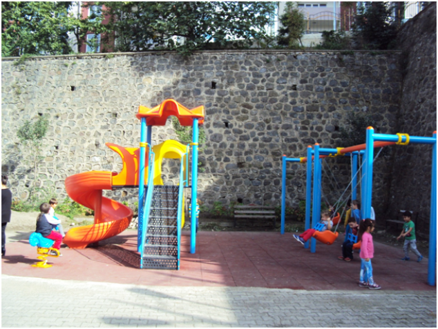 Trabzon'da okullara çocuk parkı!
