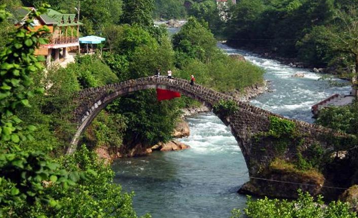 Türkiye'nin 13 gösterişli köprüsünden ikisi Karadeniz'de