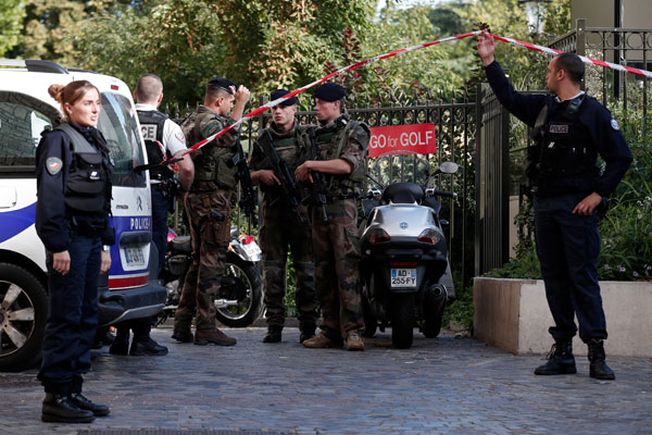 Fransa'da askerlere saldırı: 6 yaralı