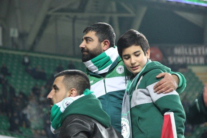Şehit polis Fethi Sekin'in oğlu Konyaspor - Galatasaray maçında