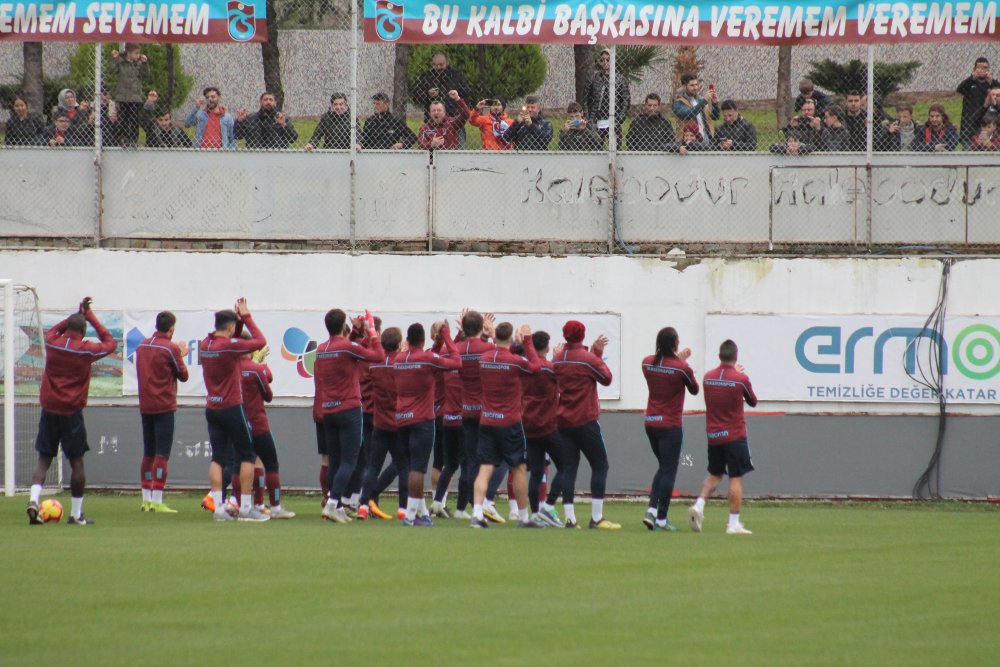 Trabzonspor taraftarlarından takıma destek