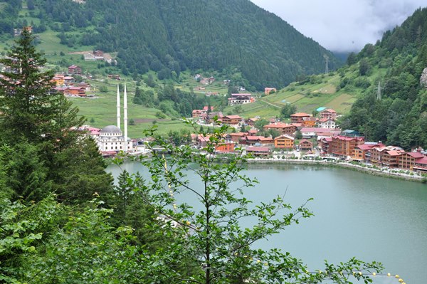 Trabzon'un doğa cenneti Uzungöl'de imar kirliliği sorunu bitmiyor